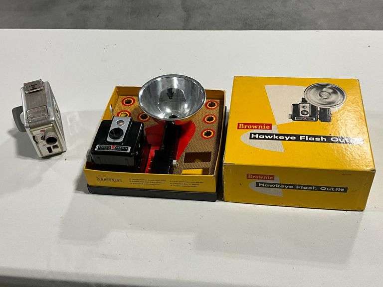 Brownie Hawkeye Flash Outfit image