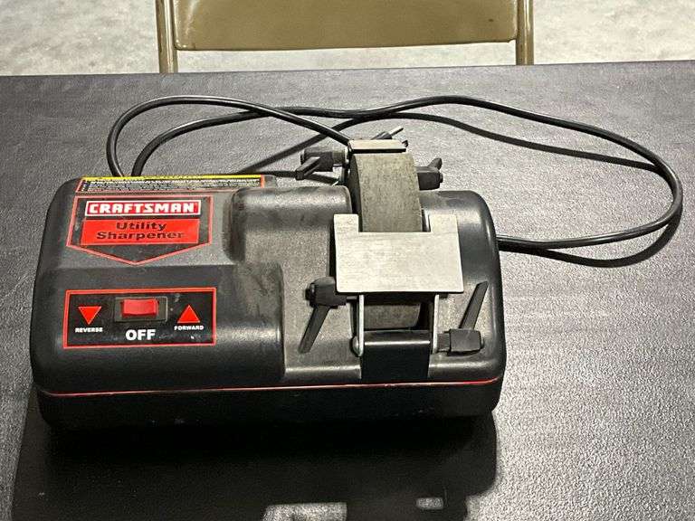 Craftsman utility sharpener Model 152.211740. image