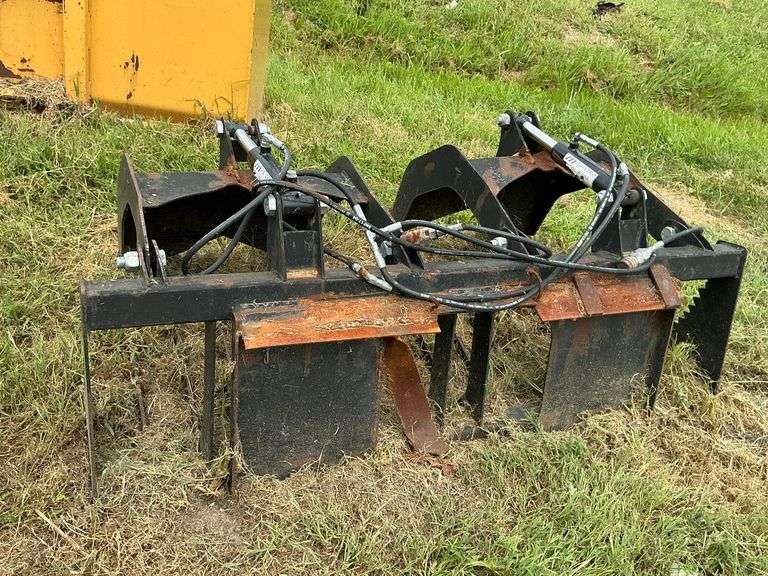 Magister Grapple, 67" W image