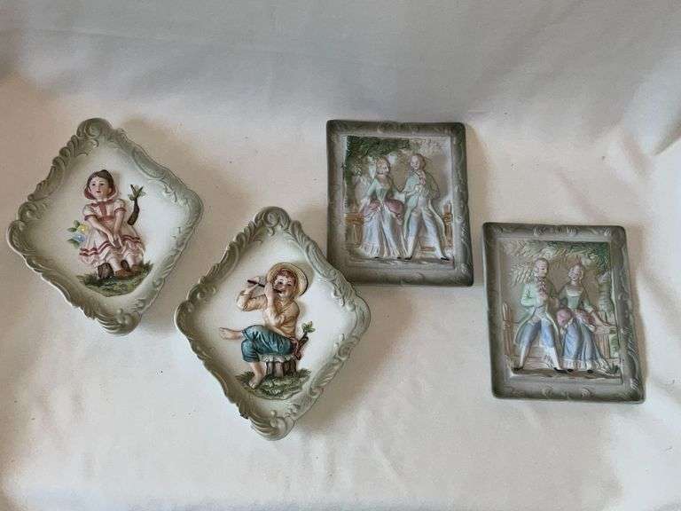 Pair of Lefton plaques KW4767 image