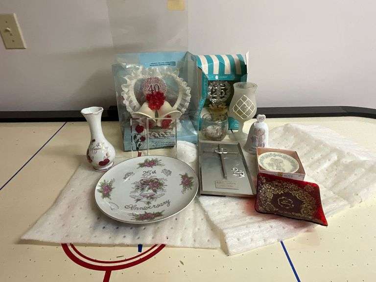 25th and 40th anniversary items image
