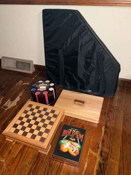 Felt poker table top, poker chips image