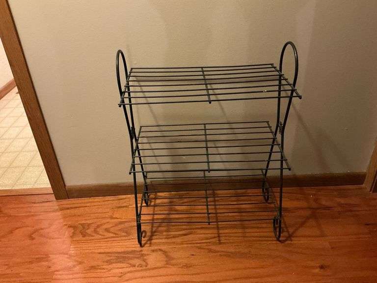 Wire shelf image