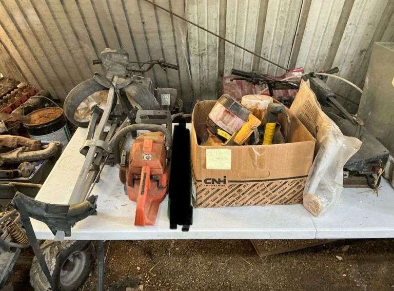Craftsman scroll saw, 2 Wagner power painters for staining decks image