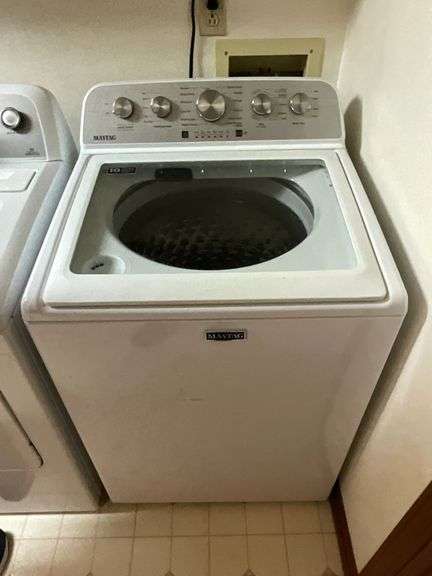 Maytag top load washer, no agitator image