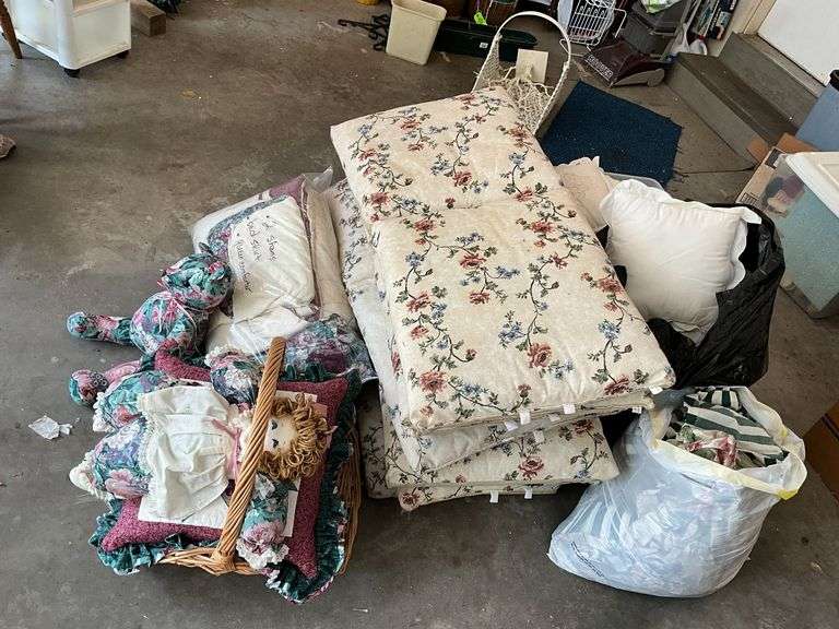Assortment of linens image