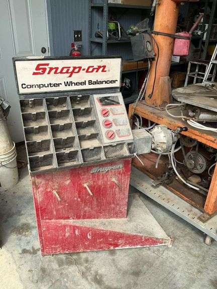 Snap-On wheel balancer, works per seller image