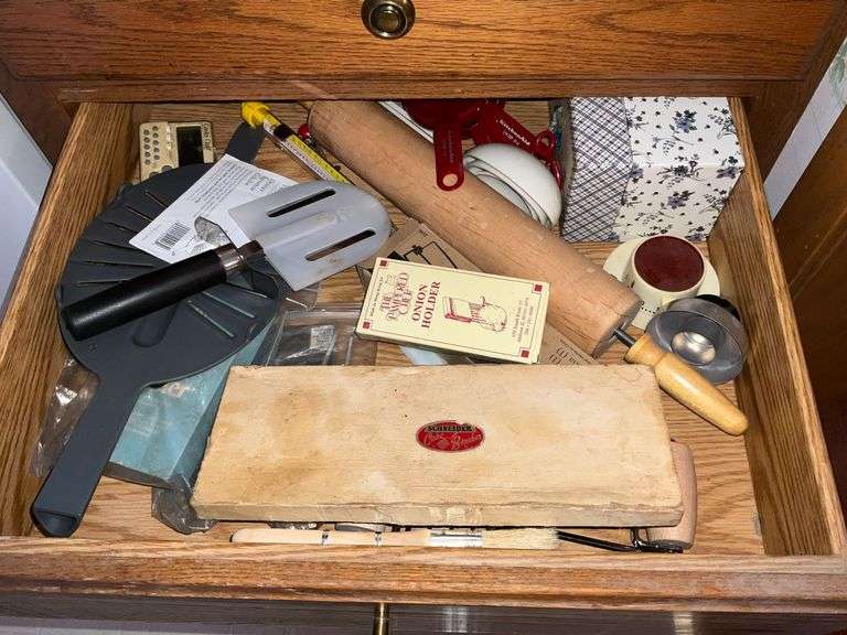 Kitchen utensils image