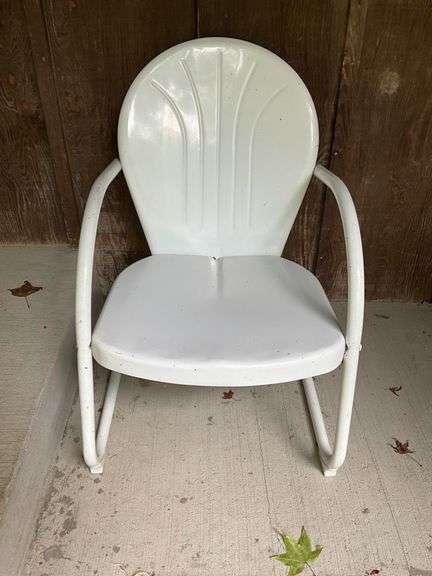 Metal lawn chair image
