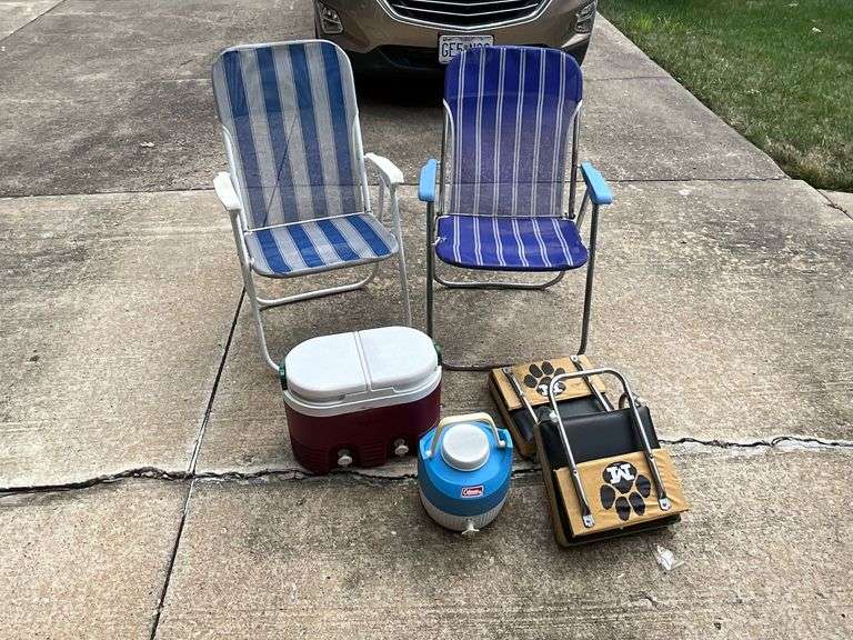 2 folding chairs Mizzou stadium seats image