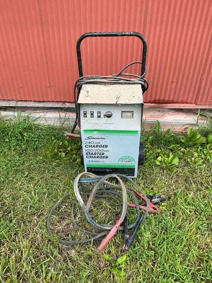 Schumacher 2/40/100/200 amp charger/starter image