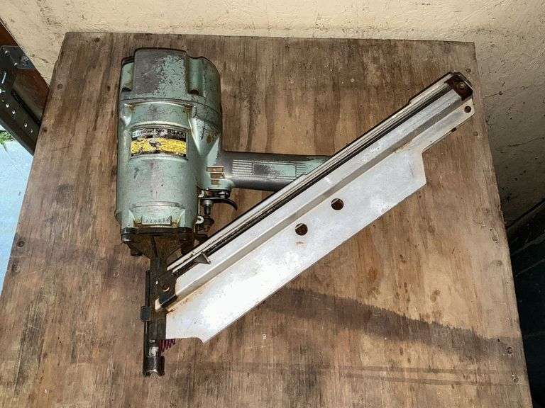 Hitachi 3 3/4" strip nailer, pneumatic powered. image