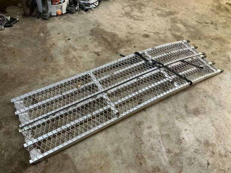 7' YuTrax aluminum loading ramps image