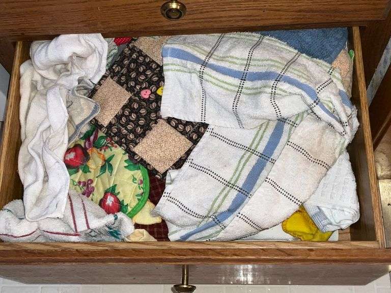 Kitchen linens image