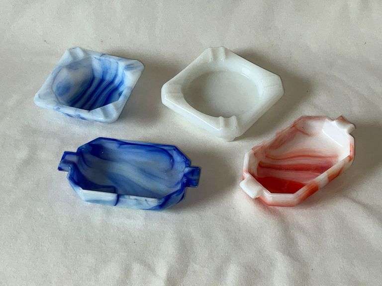 Set of 4 slag glass and milk glass ash trays image