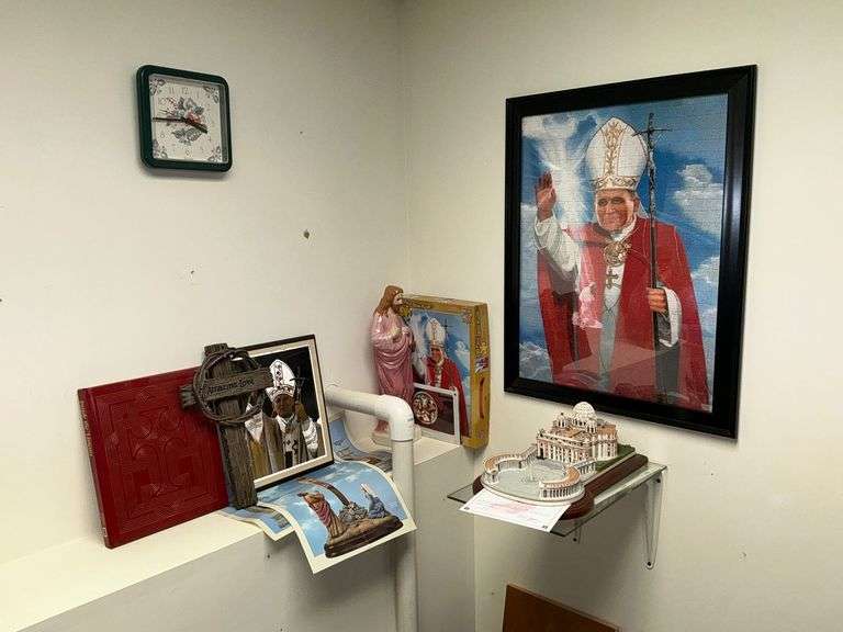 Pope John Paul II puzzle framed with box, Danbury Mint The Vatican image