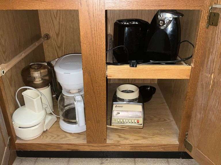 Osterizer blender, coffee pot, toaster, can opener, juicer, etc. image