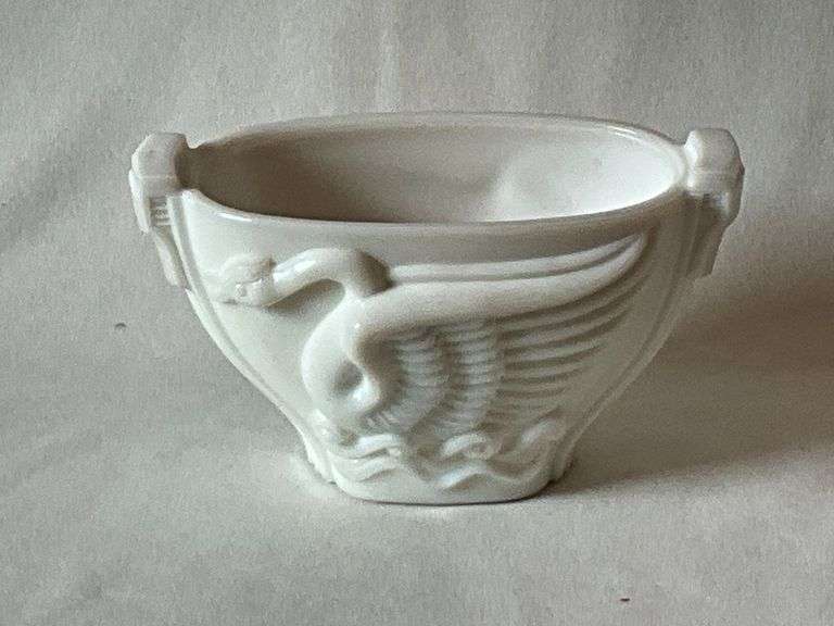 Macbeth-Evans Monax glass swan bowl image