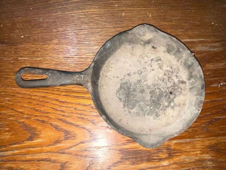 Griswold No. 3 skillet 709 image