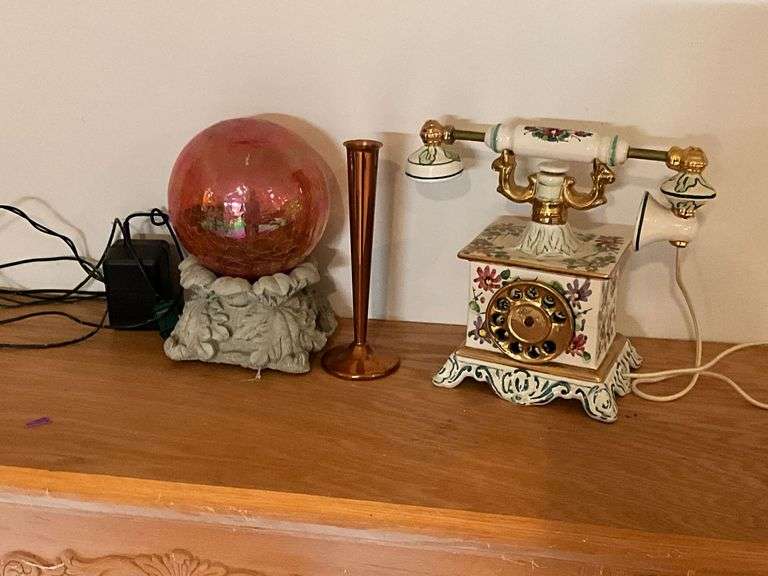 Electric gazing ball, vase image