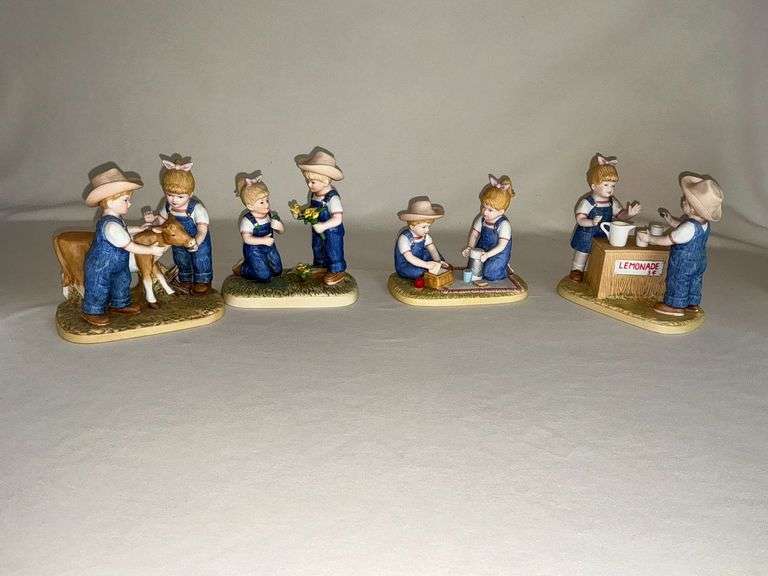 "Denim Days" figurines image