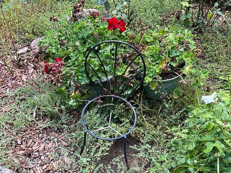 Plant stand with pots image