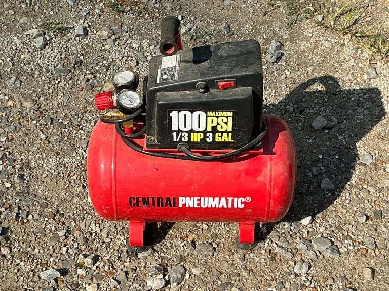 Central Pneumatic 100 psi, 1/3 hp, 3-gallon air tank image