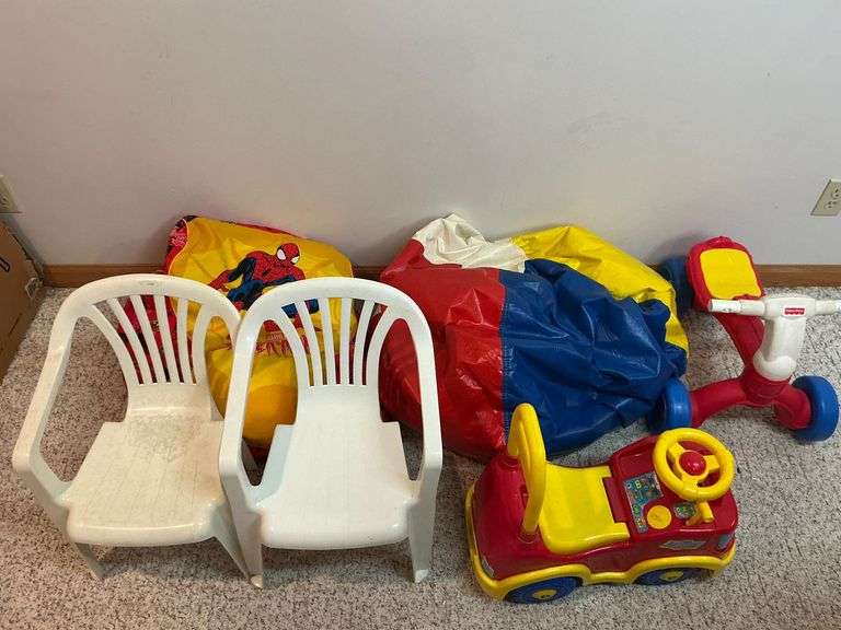 2 kid's bean bag chairs image