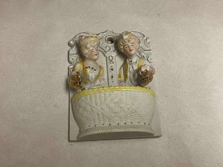 Victorian couple wall pocket, hand painted Fern Japan image
