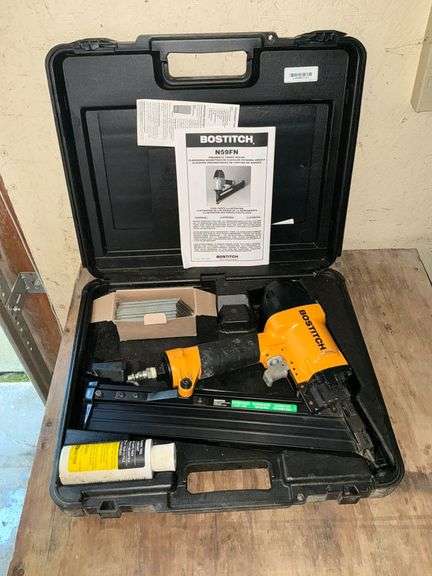 Bostitch Model BM59FM angle finish nailer, pneumatic powered image