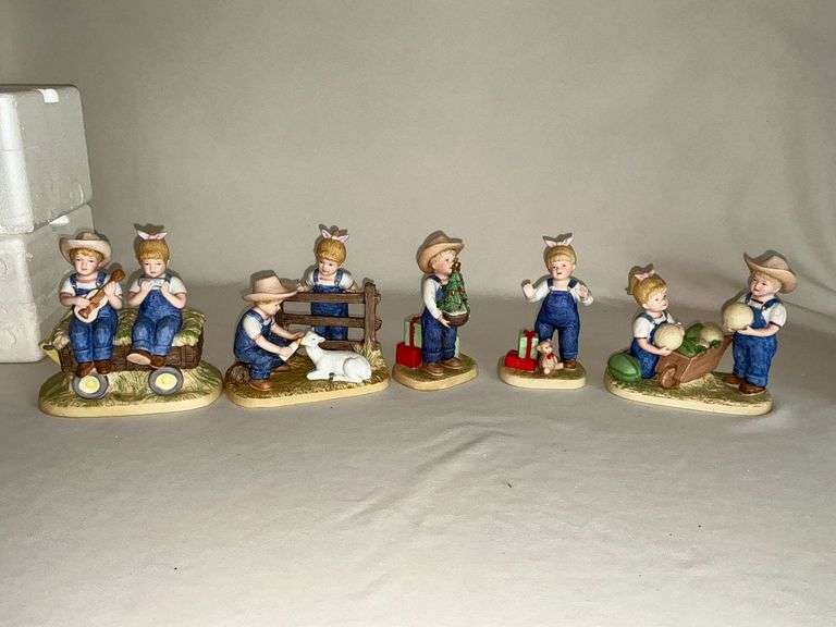 "Denim Days" figurines image