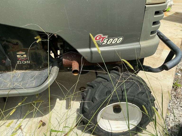 Craftsman lawn tractor GT5000, 22 hp Briggs & Stratton motor image