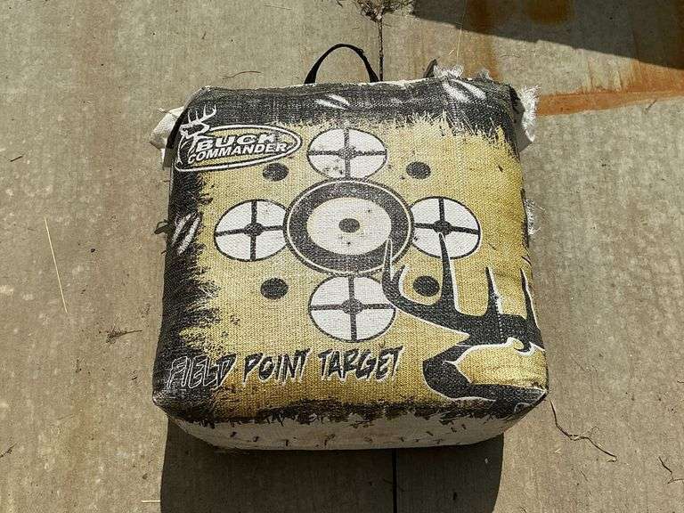 Buck Commander Field Point target image
