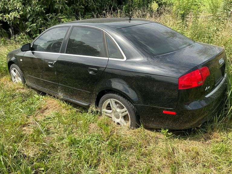Audi A4 4-door sedan, 2.0T, sun roof, leather interior image