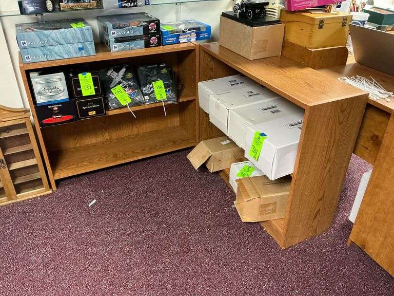 Pair of pressed wood bookcases, CONTENTS NOT INCLUDED image