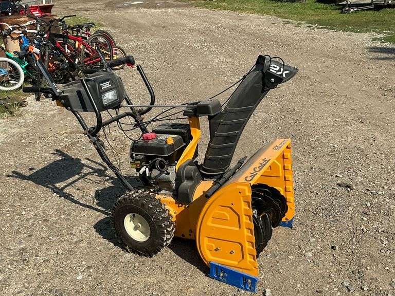 Cub Cadet 2X 524SWE snow blower, electric start, power steering image