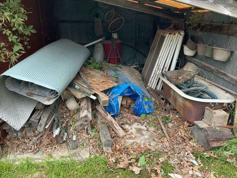 Contents of north lean-to image