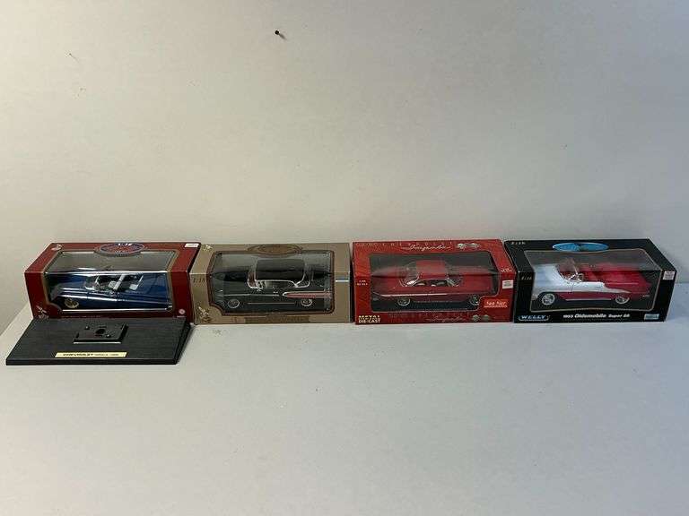 Welly 1955 Oldsmobile Super 88, SunStar 1961 Chevrolet Impala, Road Legends 1959 Chevrolet Impala image