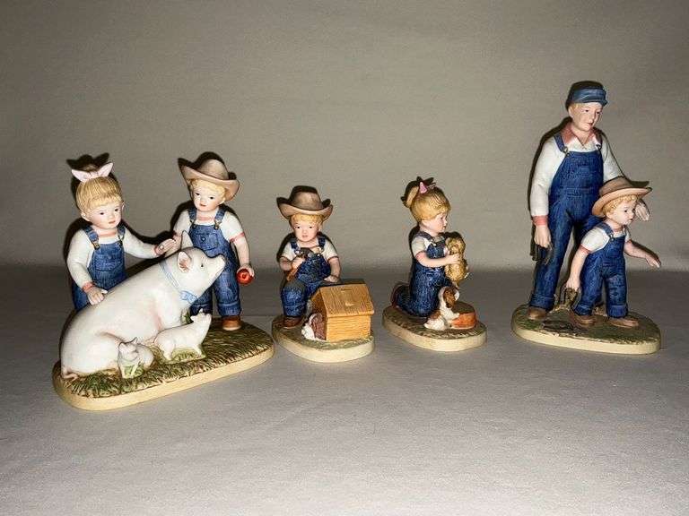 "Denim Days" figurines image