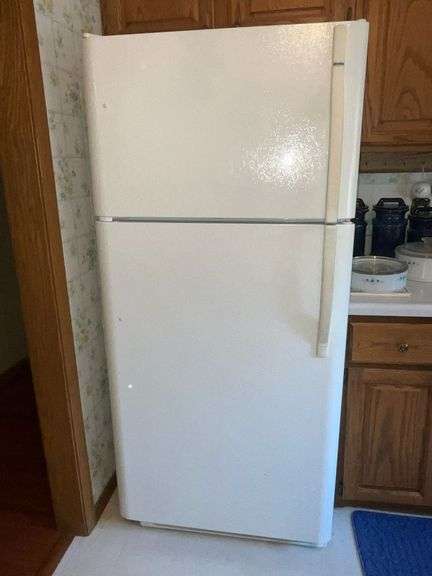 Kenmore refrigerator, CONTENTS NOT INCLUDED image