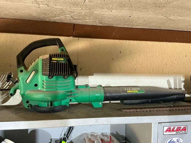 Weedeater blower Model B1750LE and 22" hedge trimmer Model GHT220 image