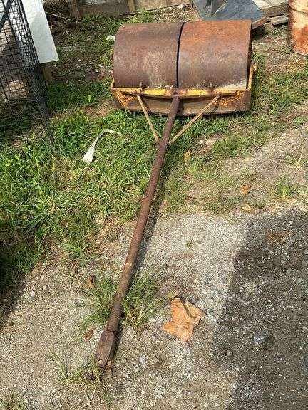 Yard roller, 30" W image
