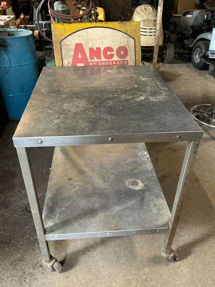 Stainless steel rolling table, 2 locking casters image