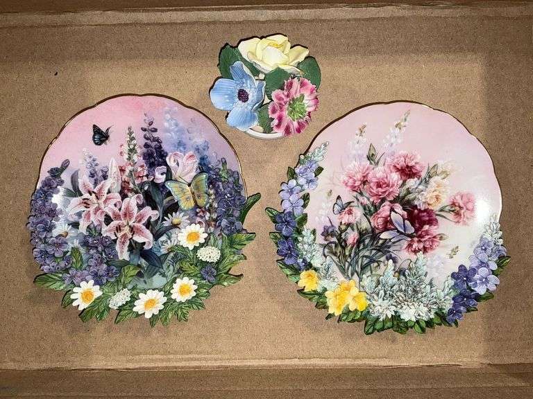 Crown Staffordshire bone china flowers, small chips image