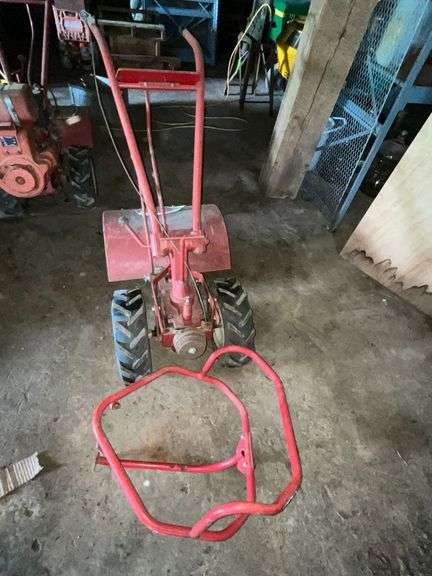 Troy-Bilt horse rear tine tiller, no motor image