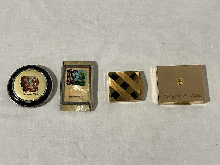 4 Compacts image
