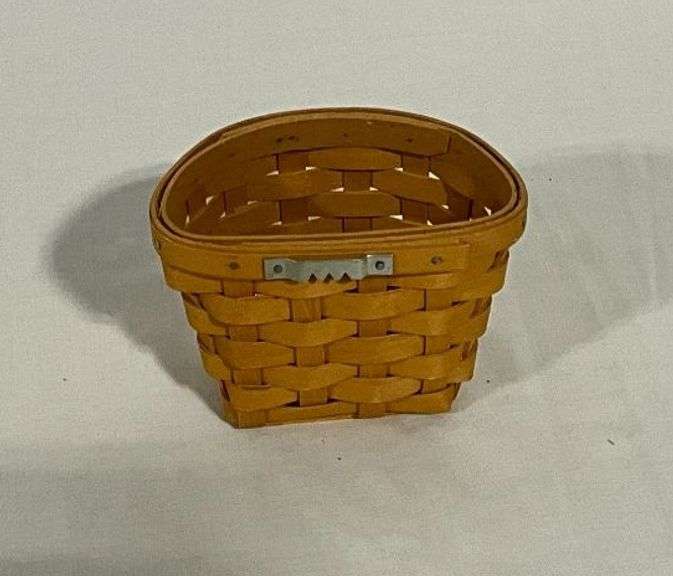 1998 mini Longaberger basket with wall hanger image