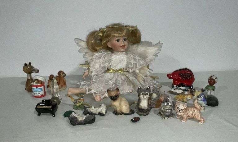 Angel baby doll, figurines image