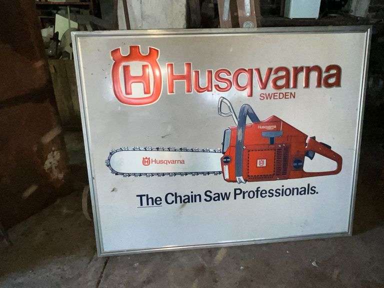 Husqvarna aluminum chainsaw sign image