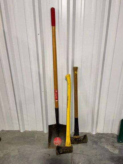 Square point shovel image